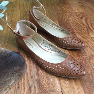 BCBG brown flats